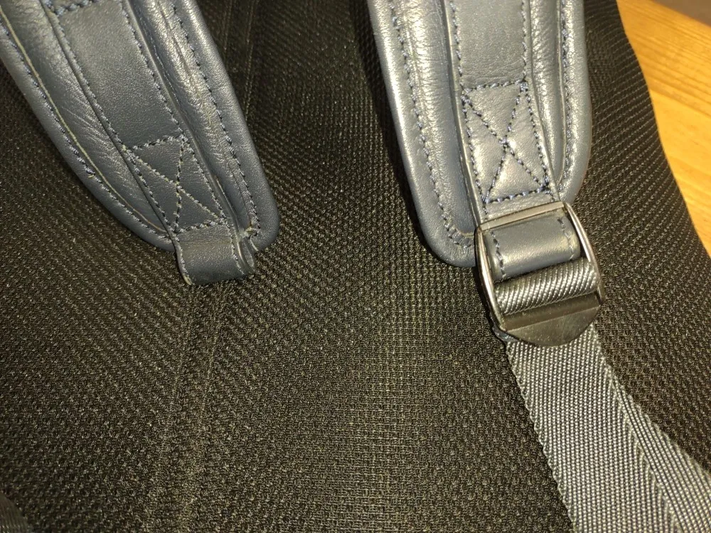 リュックのプラスチックのバックルが割れた